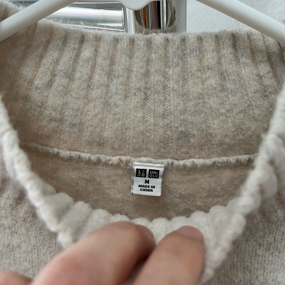 Uniqlo Women's Tan Turtleneck Sweater - Picture 3 of 5